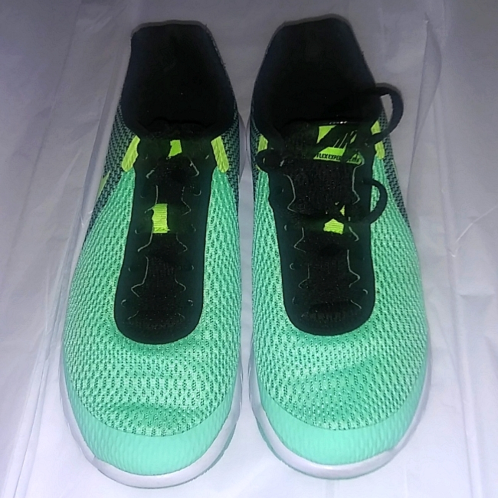 Woman's Nike Flex Experience RN6